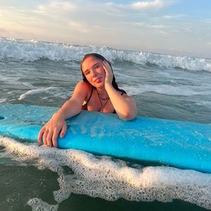 Meet your Posher, Hailey